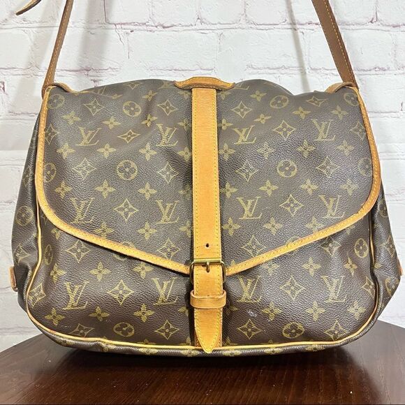 LOUIS VUITTON Classic Unisex Monogram Saumur 35 Cross Body bag Vintage 1992 - Picture 15 of 17